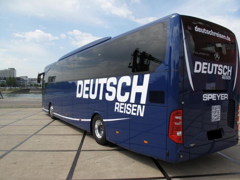 blauer Bus