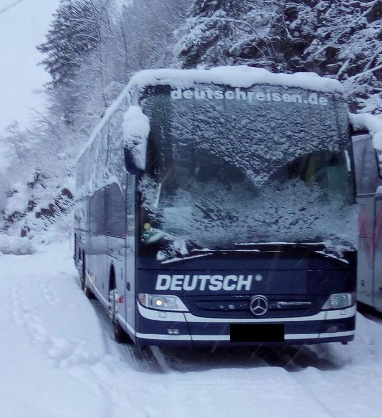 Bus im Schnee
